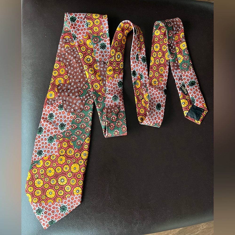 FENDI Handmade 100% Pure Silk Tie Vintage